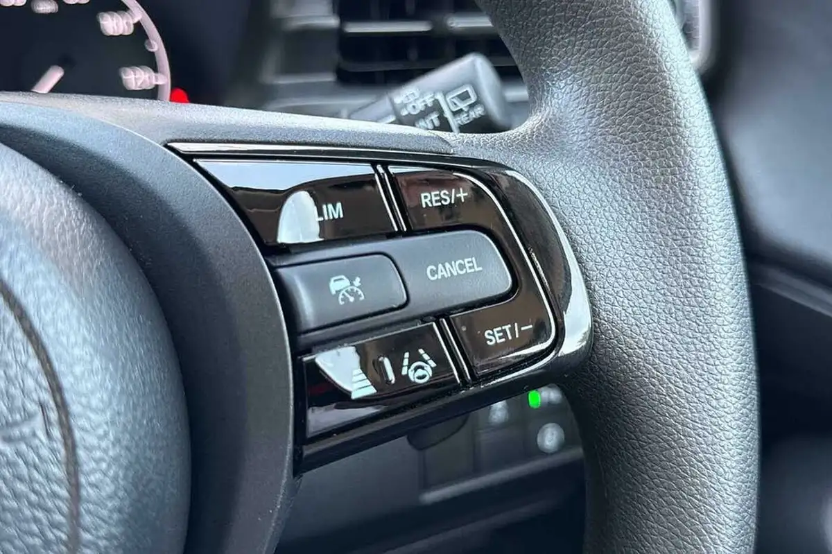 2024-honda-hr-v-15-i-mmd-elegance-big-15