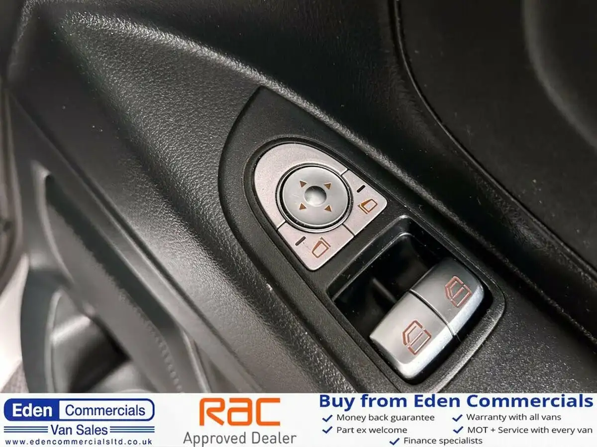 2021-mercedes-benz-vito-20cdi-114-progressive-l2-134bhpeu6dt-panel-1749cc-9g-tronic-big-18