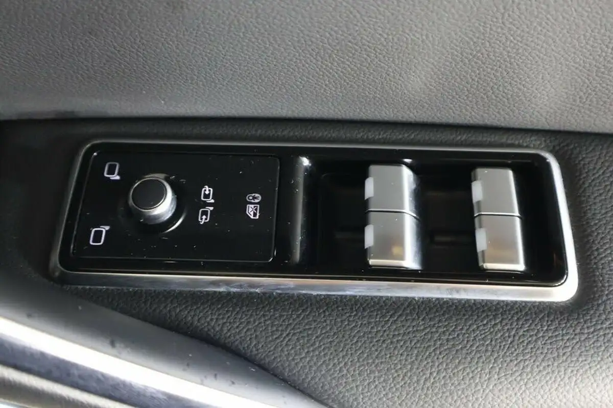 2021-jaguar-f-pace-20-p250-r-dynamic-s-big-20