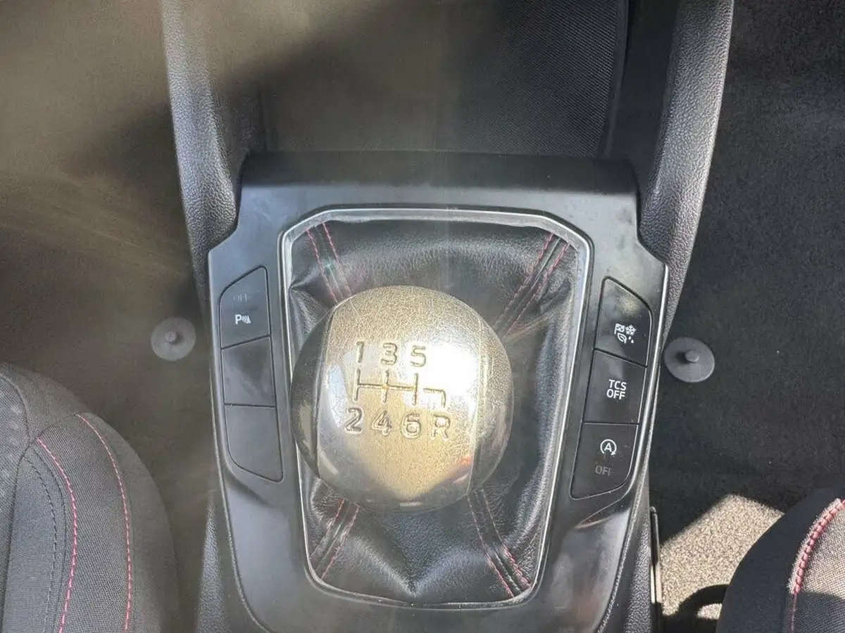 2019-ford-focus-10t-st-line-hatchback-big-47