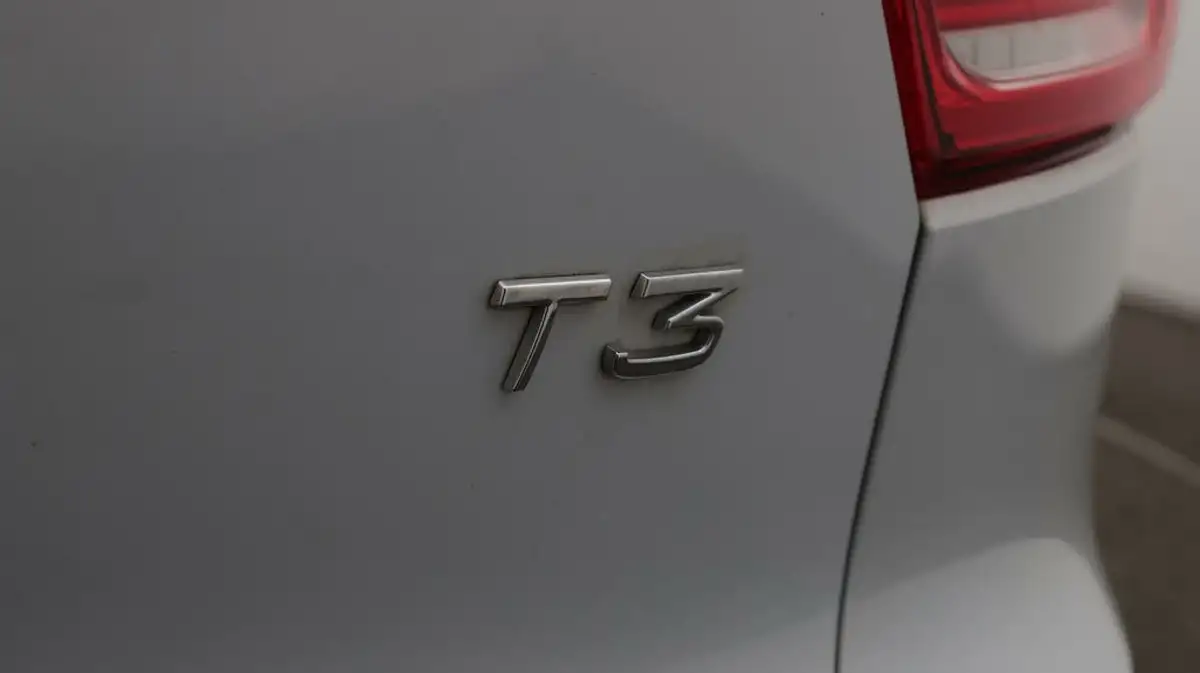 2021-volvo-xc40-15-t3-inscription-163bhp-big-22