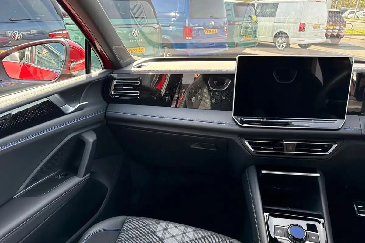 2024-volkswagen-tiguan-15-etsi-r-line-launch-edition-big-19
