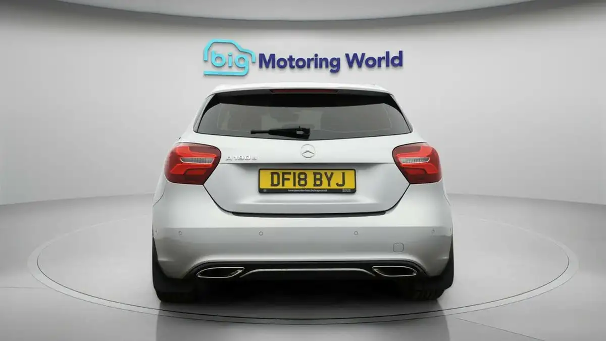 2017-mercedes-benz-a-class-15d-a180d-sport-premiumss-7g-dct-big-5