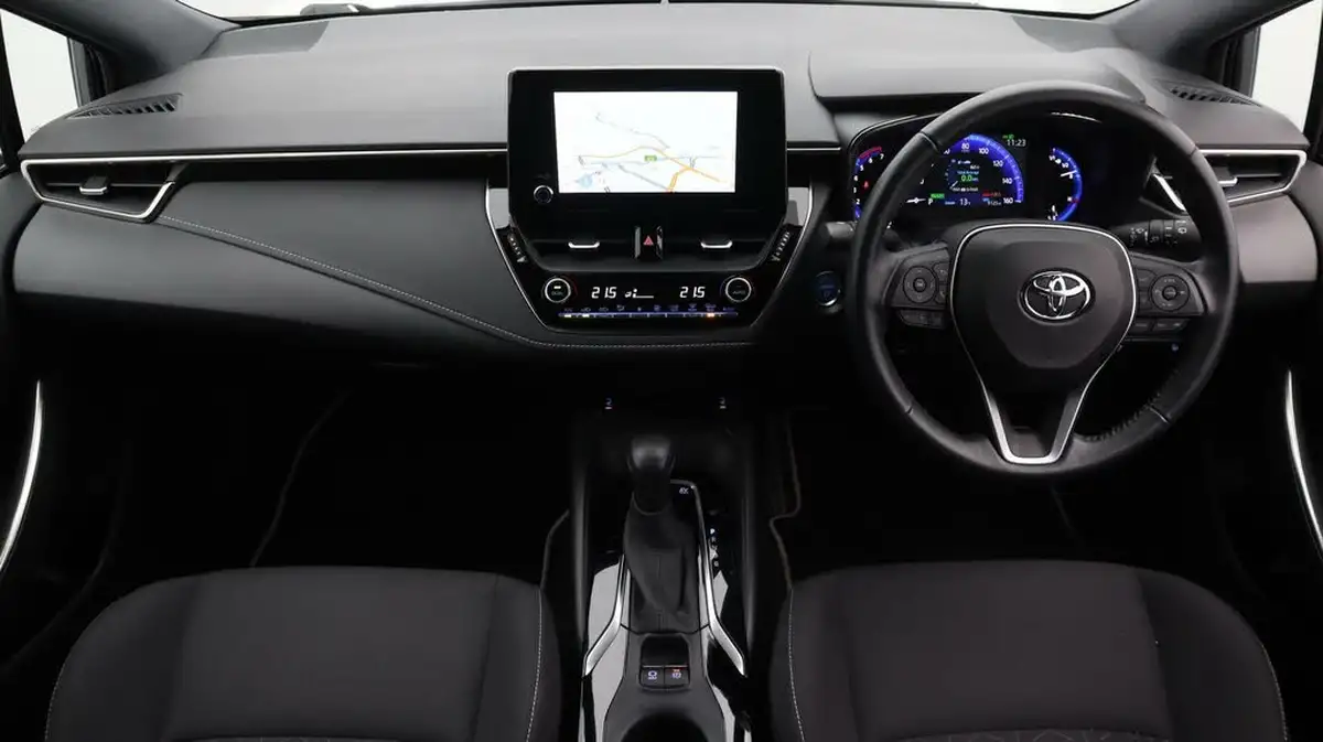 2022-toyota-corolla-18-vvt-i-icon-tech-trk-hatchback-5d-big-13