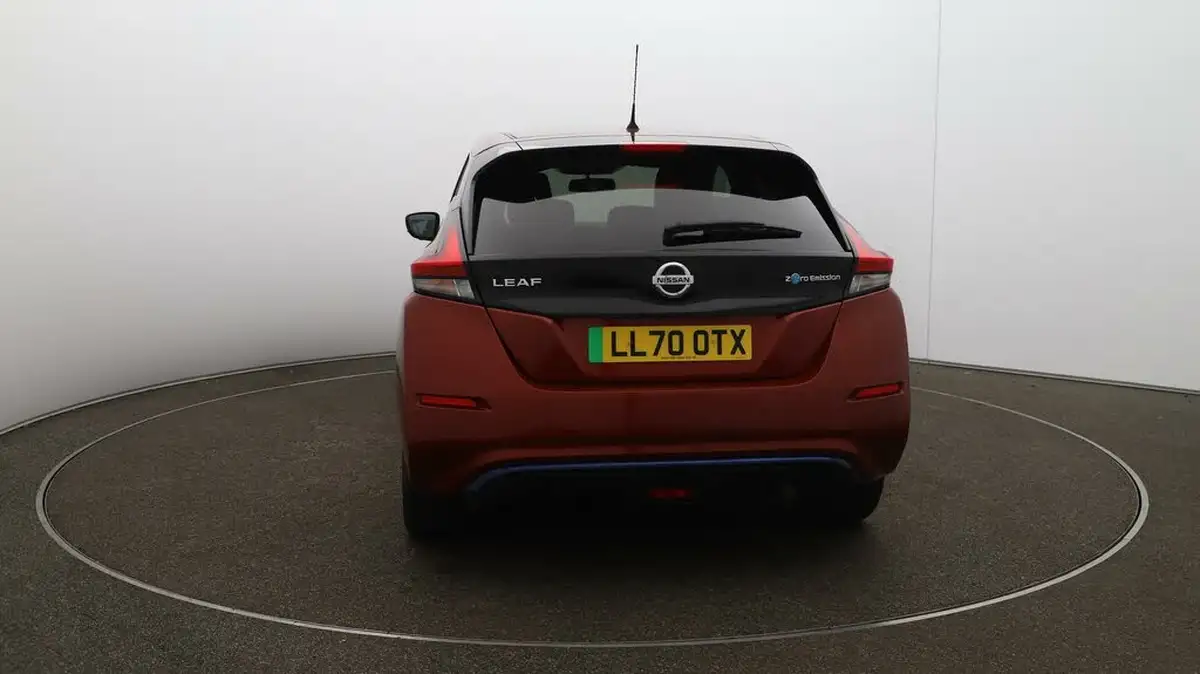 2020-nissan-leaf-e-tekna-big-56
