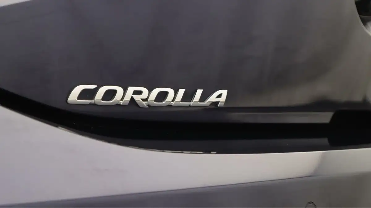 2022-toyota-corolla-18-vvt-i-icon-tech-trk-hatchback-5d-big-20