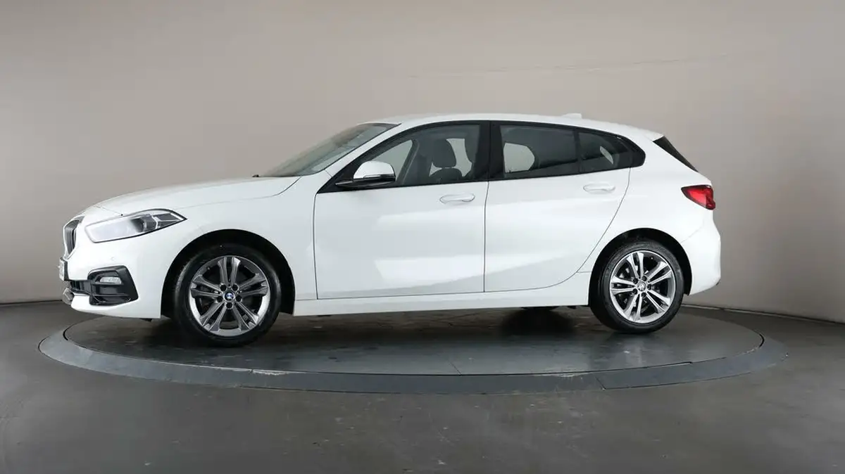 2021-bmw-1-series-15td-116d-sport-lcp-big-32