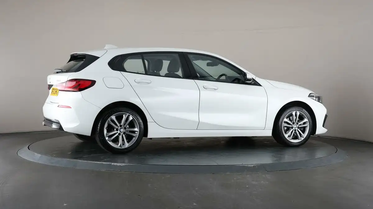 2021-bmw-1-series-15td-116d-sport-lcp-big-56
