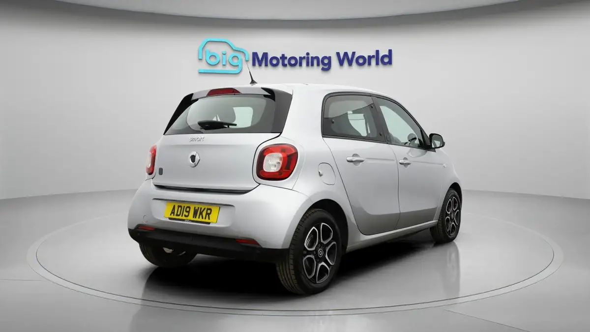 2019-smart-forfour-eq-prime-premium-big-6