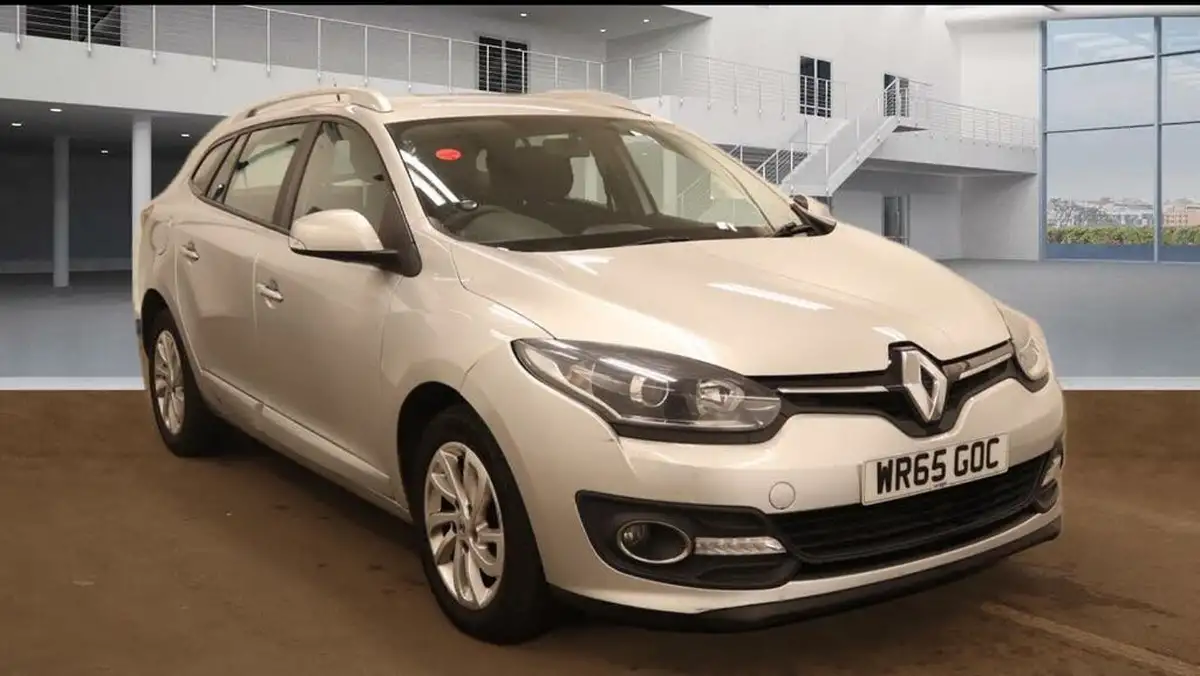 2015-renault-megane-15dci-expression-sport-tourer-edc-auto-big-0