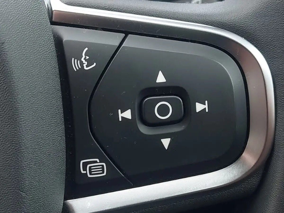 2024-volvo-xc60-20-b5-core-big-13