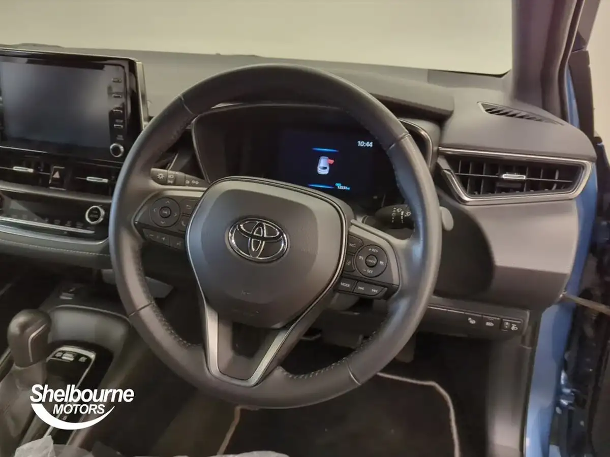 2021-toyota-corolla-18-vvt-i-icon-tech-spare-wheel-touring-sports-5d-big-3