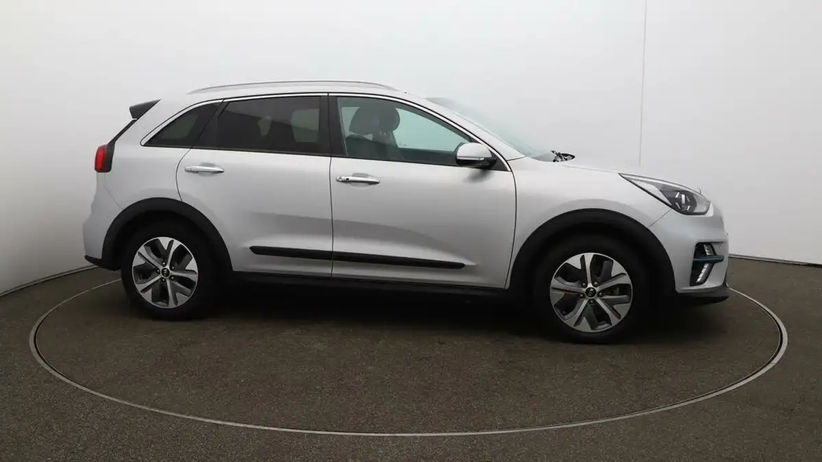 2021-kia-e-niro-ev-3-big-39
