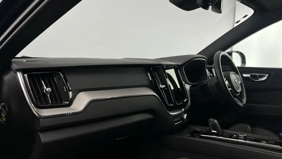 2021-volvo-xc60-20td-b4-r-design-awd-big-5