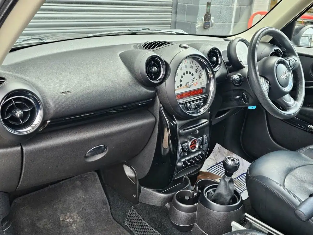 2013-mini-paceman-16td-cooper-d-4x4-all4-big-33