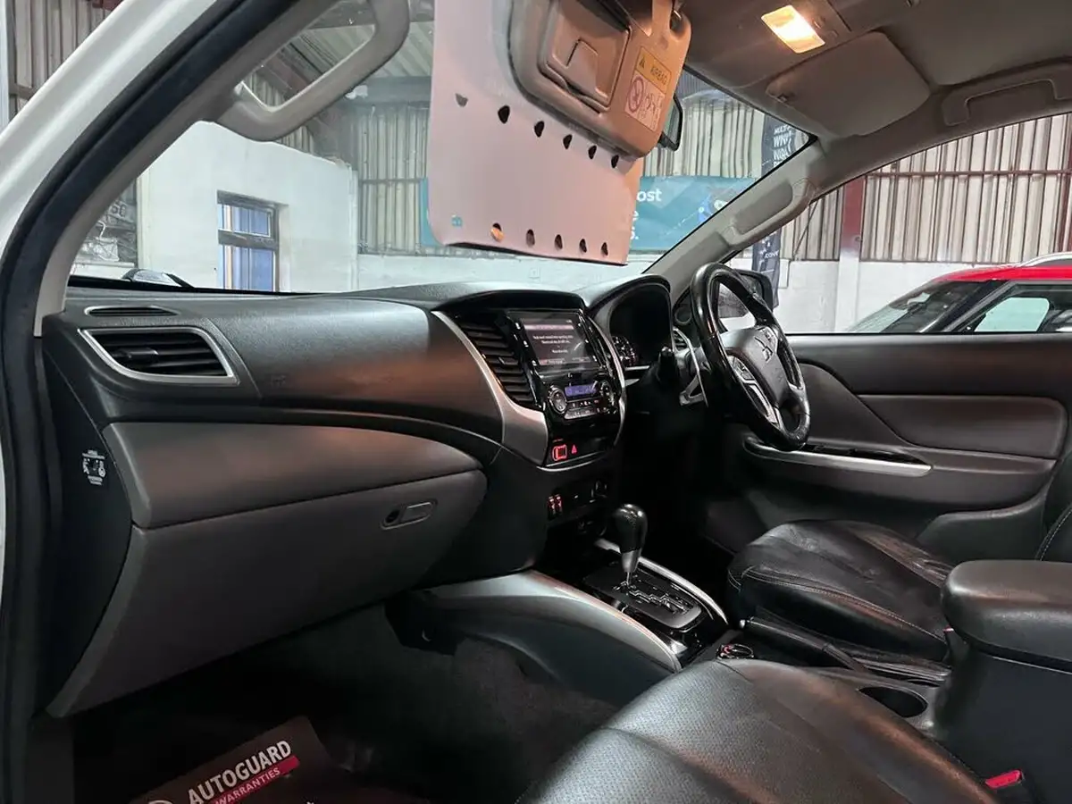2018-mitsubishi-l200-24di-d-warrior-eu6-auto-big-15