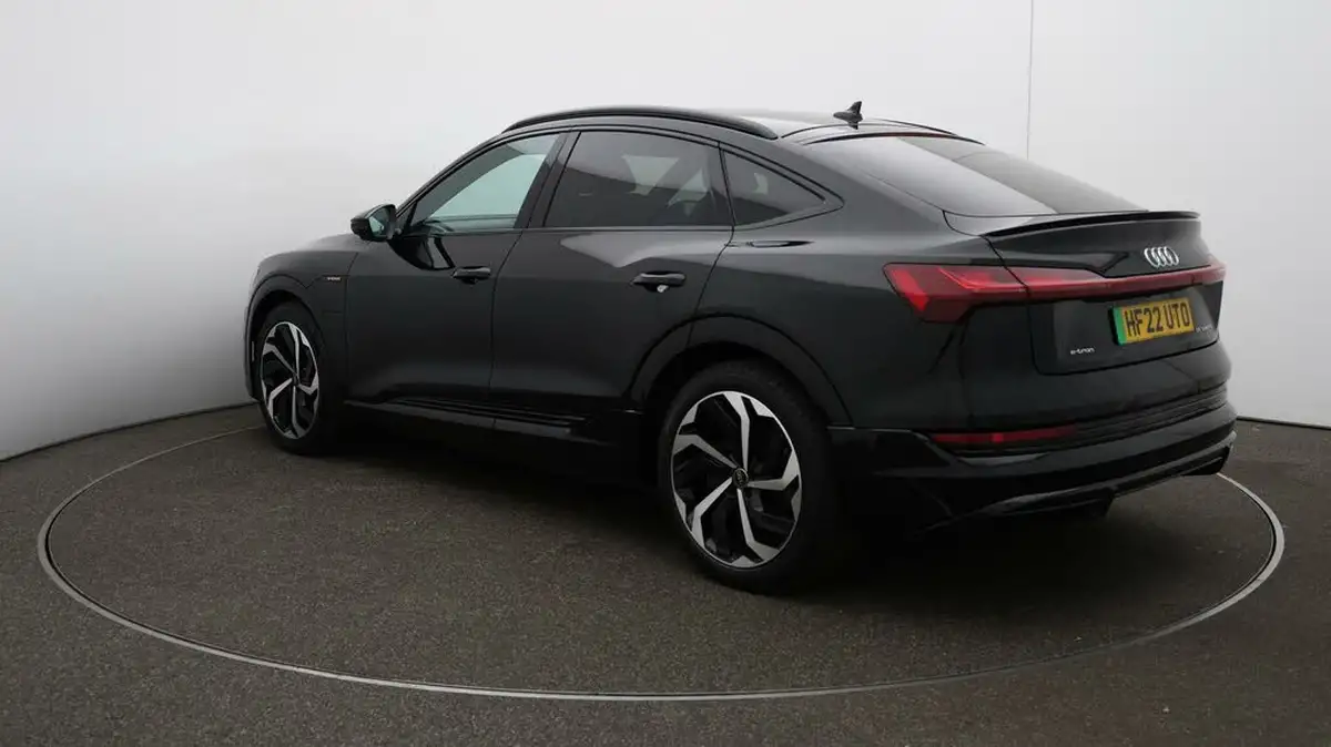 2022-audi-e-tron-55e-black-edition-sportback-big-5