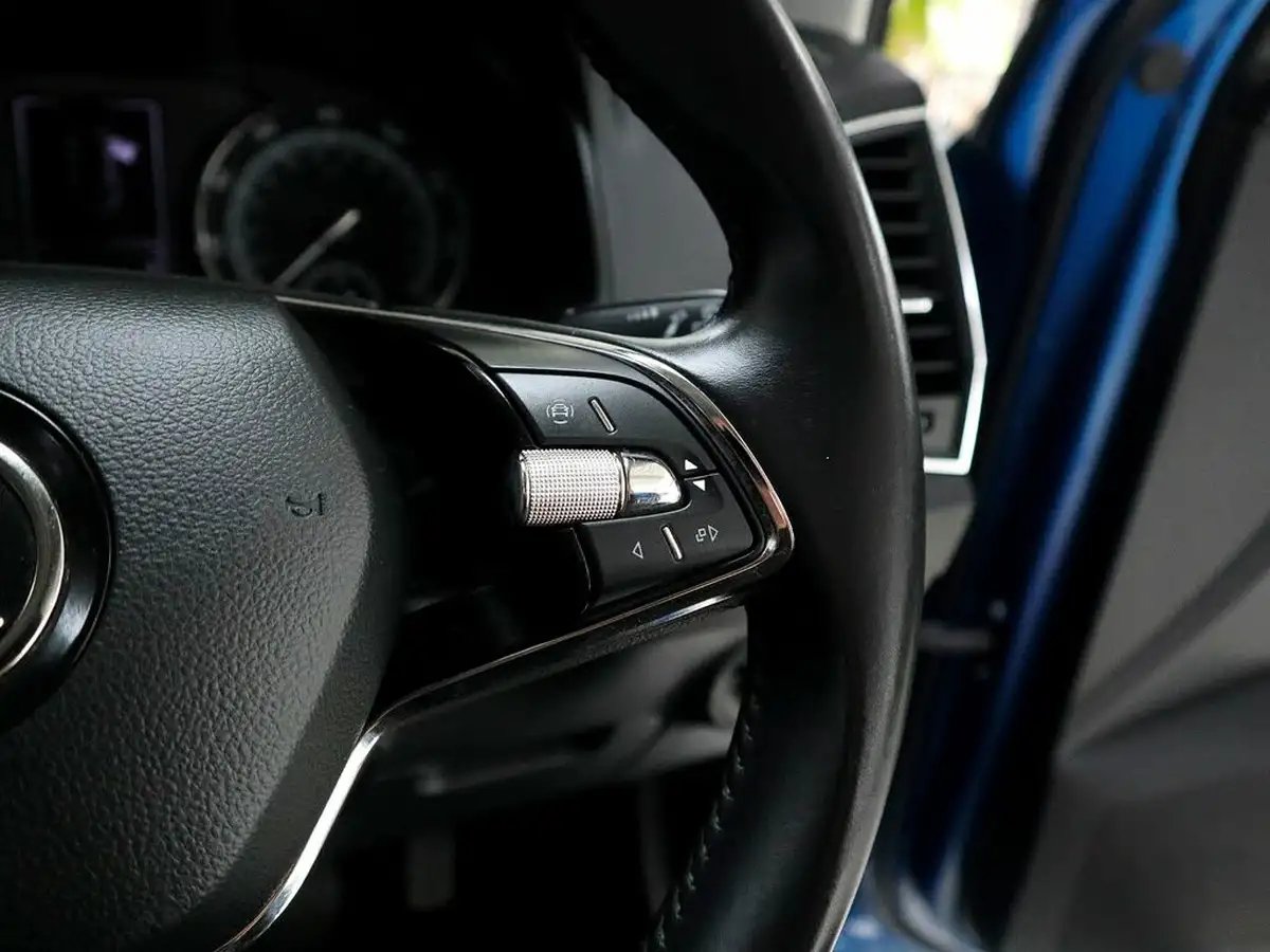 2020-skoda-karoq-15-tsi-se-dsg-big-24