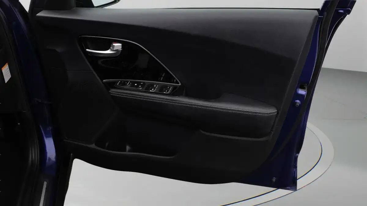 2021-kia-e-niro-ev-3-big-14