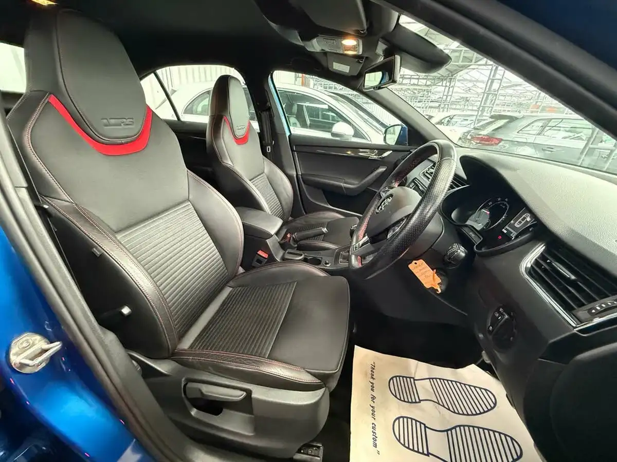 2016-skoda-octavia-20-tsi-vrs-hatchback-big-18
