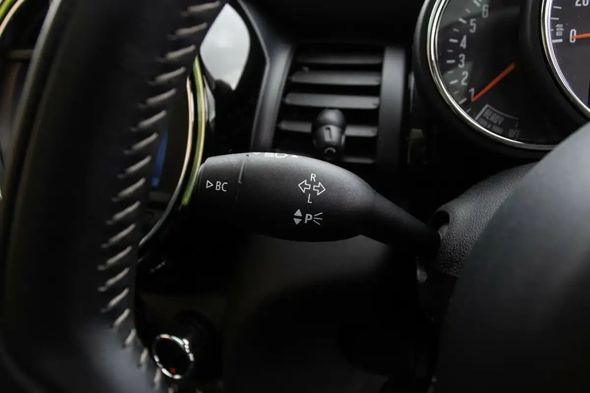 2019-mini-cooper-20-cooper-s-exclusive-189bhp-nav-hatchback-3d-big-16