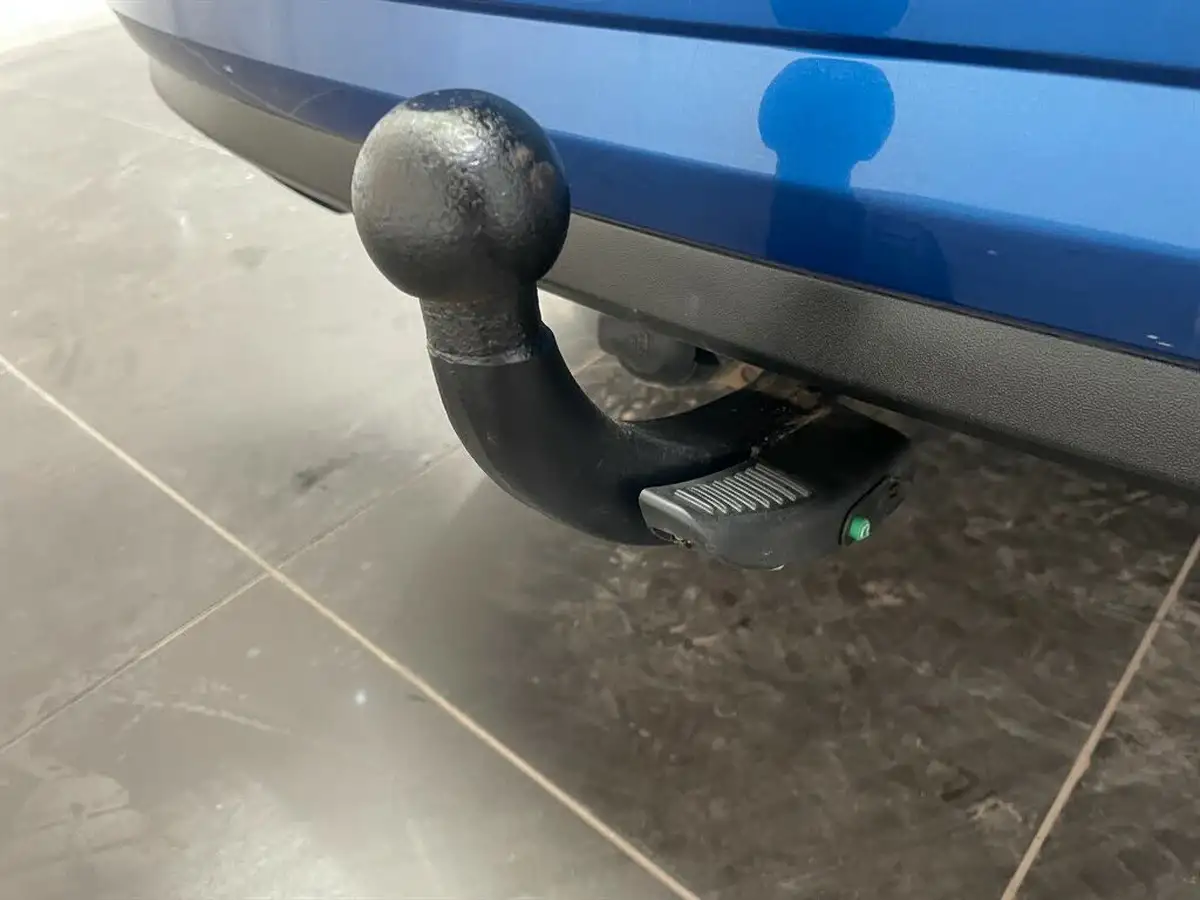 2019-skoda-octavia-16tdi-se-technology-estate-big-9