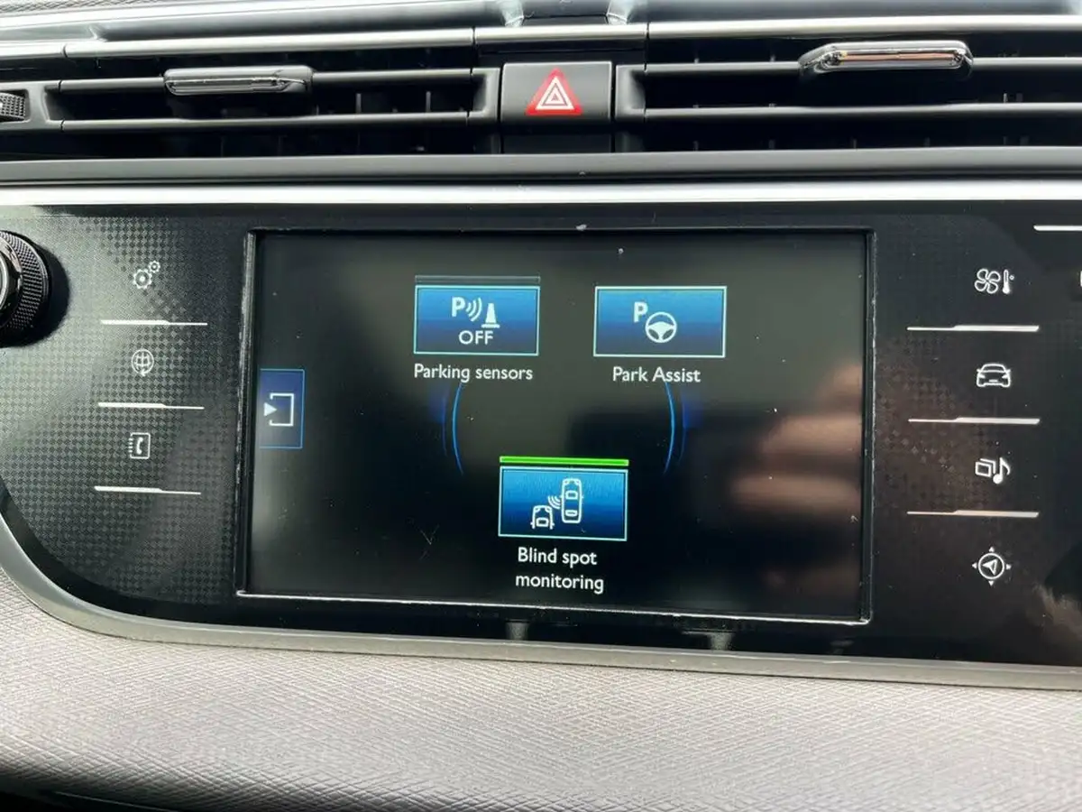 2015-citroen-grand-c4-picasso-16e-hdi-exclusive-etg6-big-21