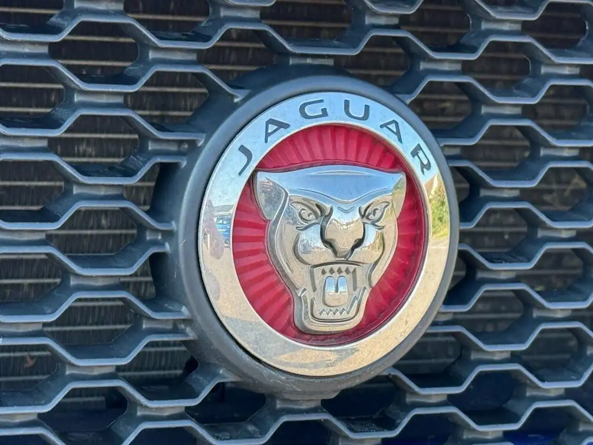 2017-jaguar-xe-20i-prestige-200ps-ss-1999cc-big-42