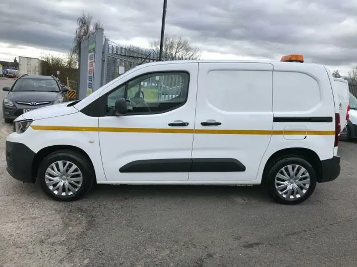 2019-peugeot-partner-16bluehdi-1000-professional-big-6