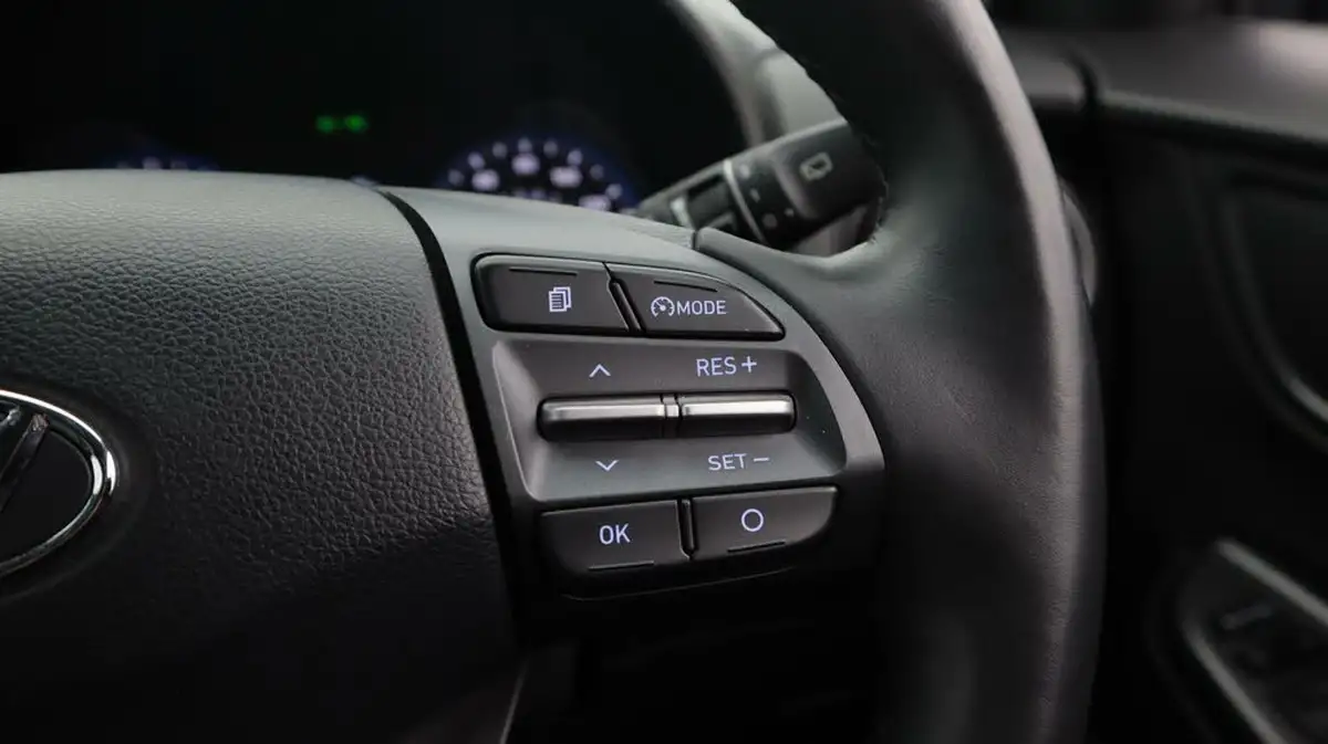2019-hyundai-kona-10-t-gdi-premium-se-big-24