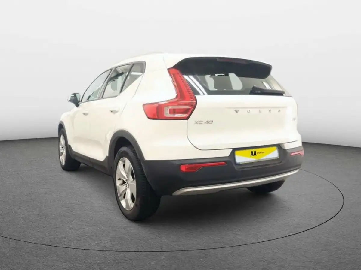 2019-volvo-xc40-20td-d3-momentum-geartronic-big-2