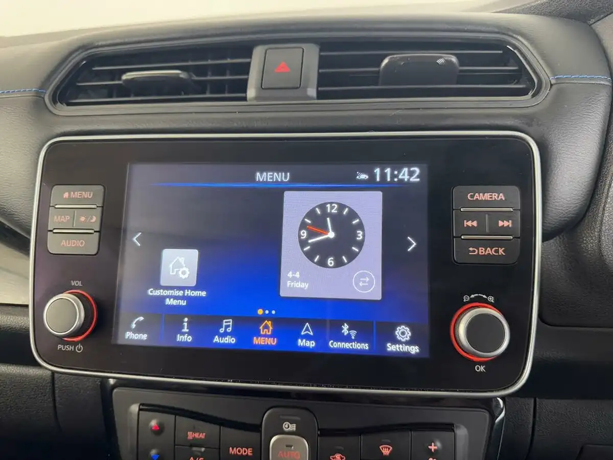 2023-nissan-leaf-e-tekna-39kwh-big-37