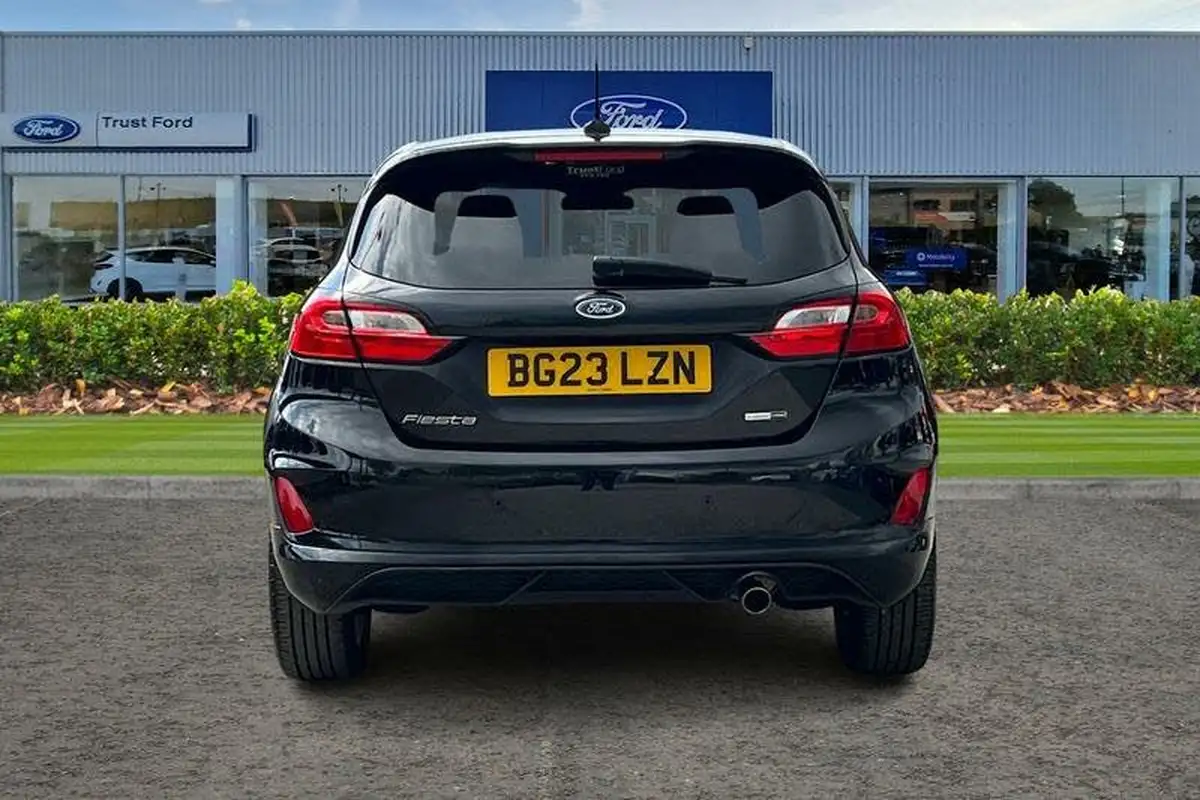 2023-ford-fiesta-big-6