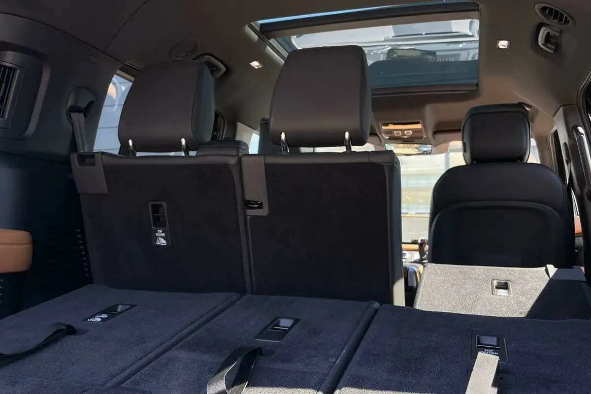2024-land-rover-130-defender-30-d300-x-dynamic-hse-big-30