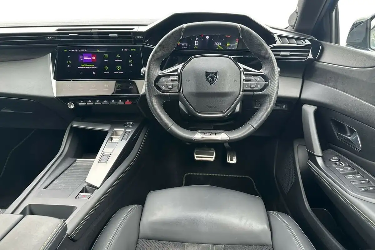 2022-peugeot-308-12-puretech-gt-premium-big-11
