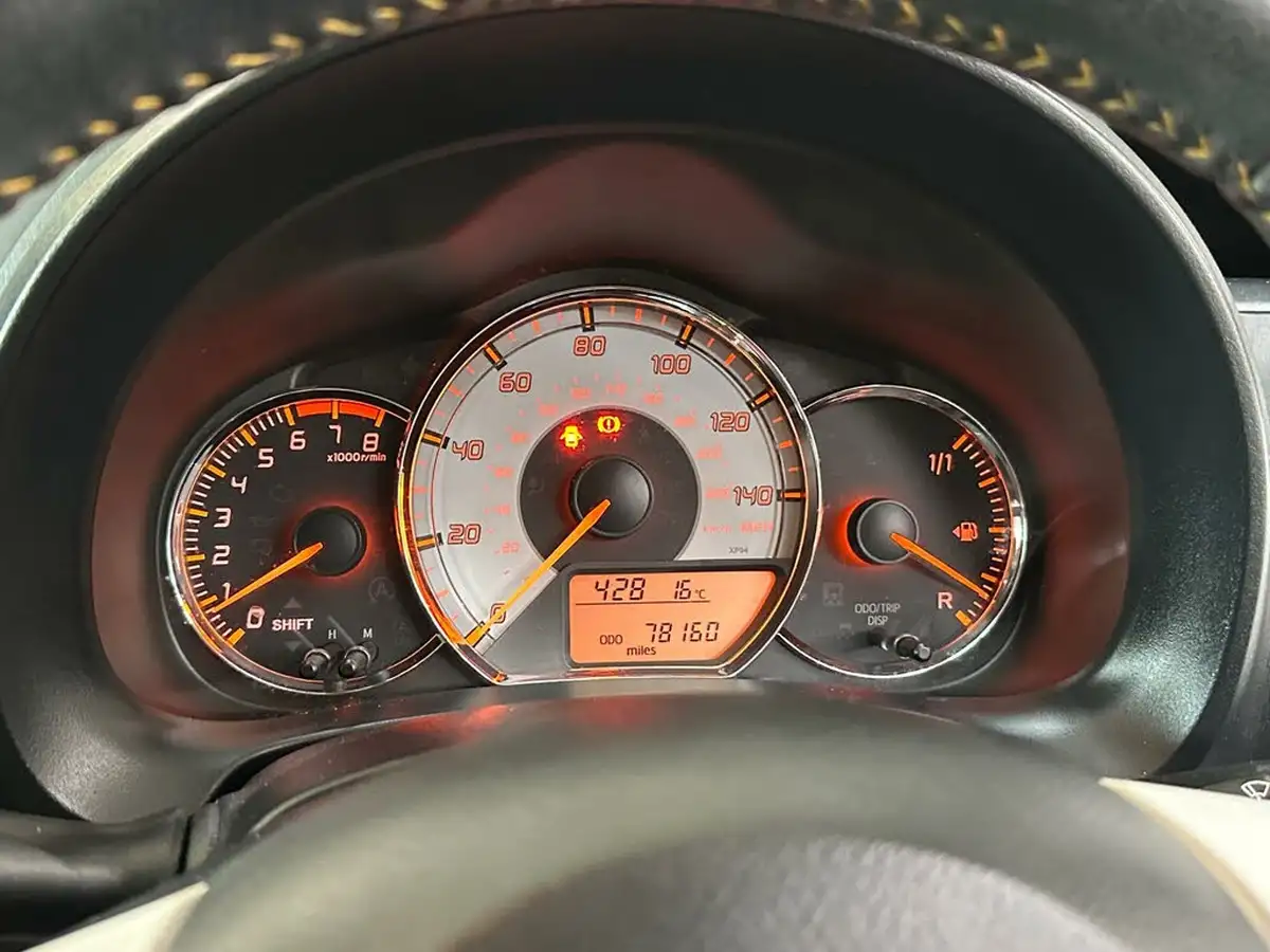 2014-toyota-yaris-133-trend-smart-pack-big-17