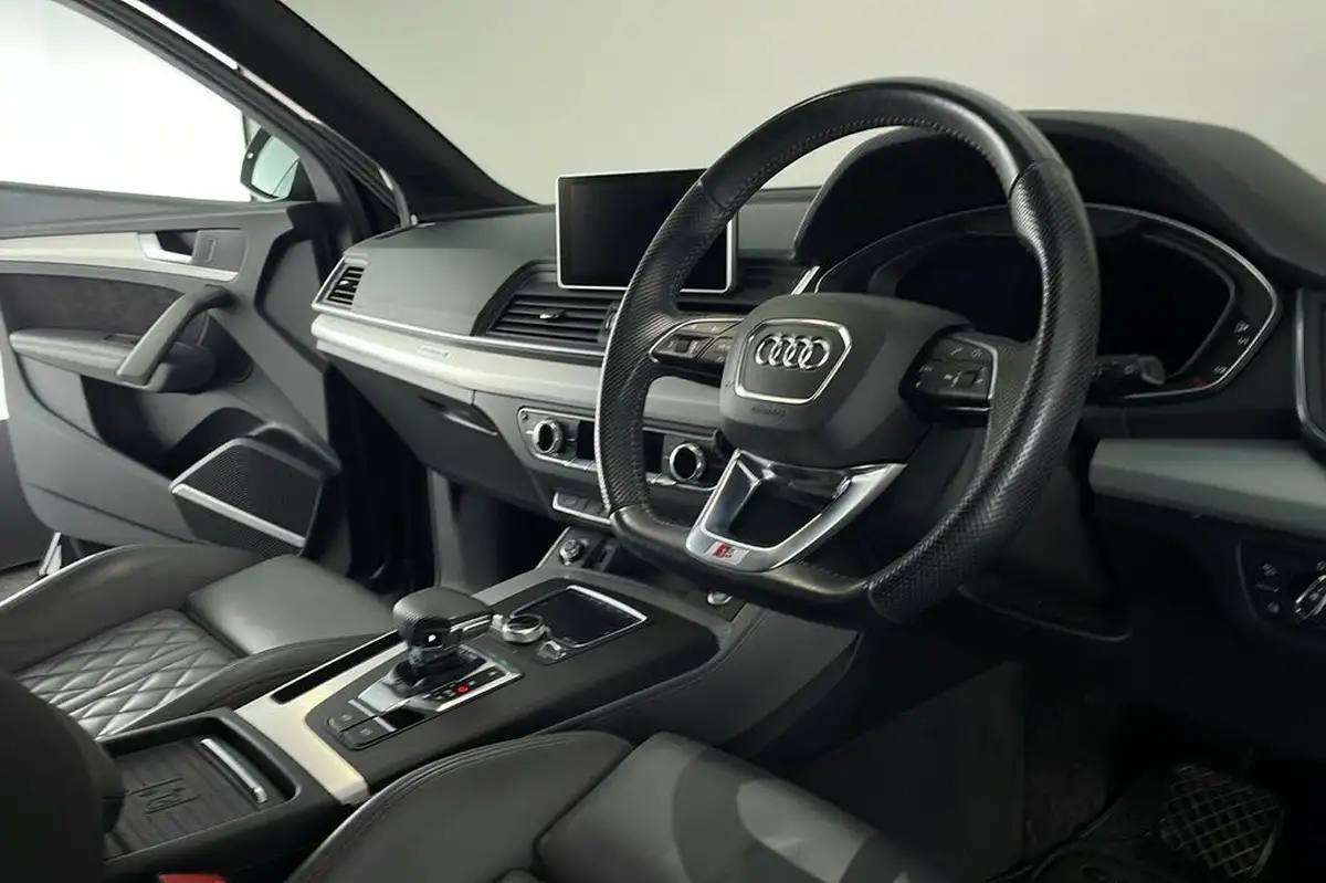 2020-audi-q5-20-55-tfsi-e-s-line-competition-big-8