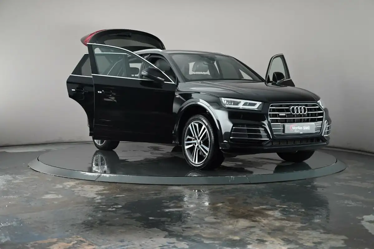 2020-audi-q5-20-55-tfsi-e-s-line-competition-big-26