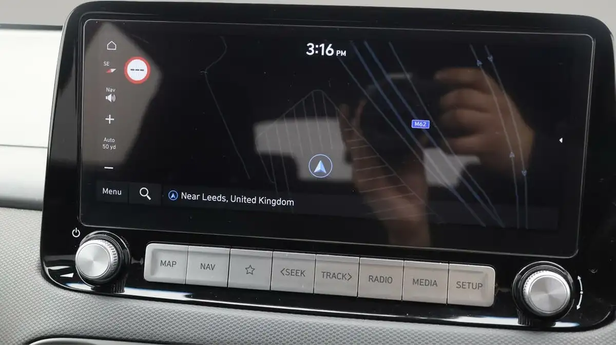 2022-hyundai-kona-e-premium-204ps-64kwh-7kw-obc-big-10