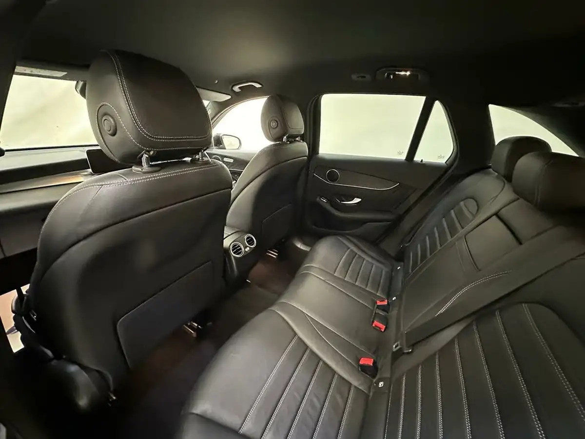 2020-mercedes-benz-glc-class-20d-glc300d-amg-line-premium-station-wagon-5d-big-24