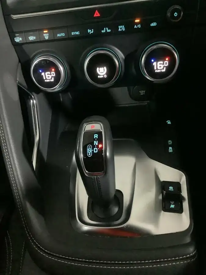 2019-jaguar-e-pace-20-i4d-r-dynamic-se-180ps-awd-auto-big-23
