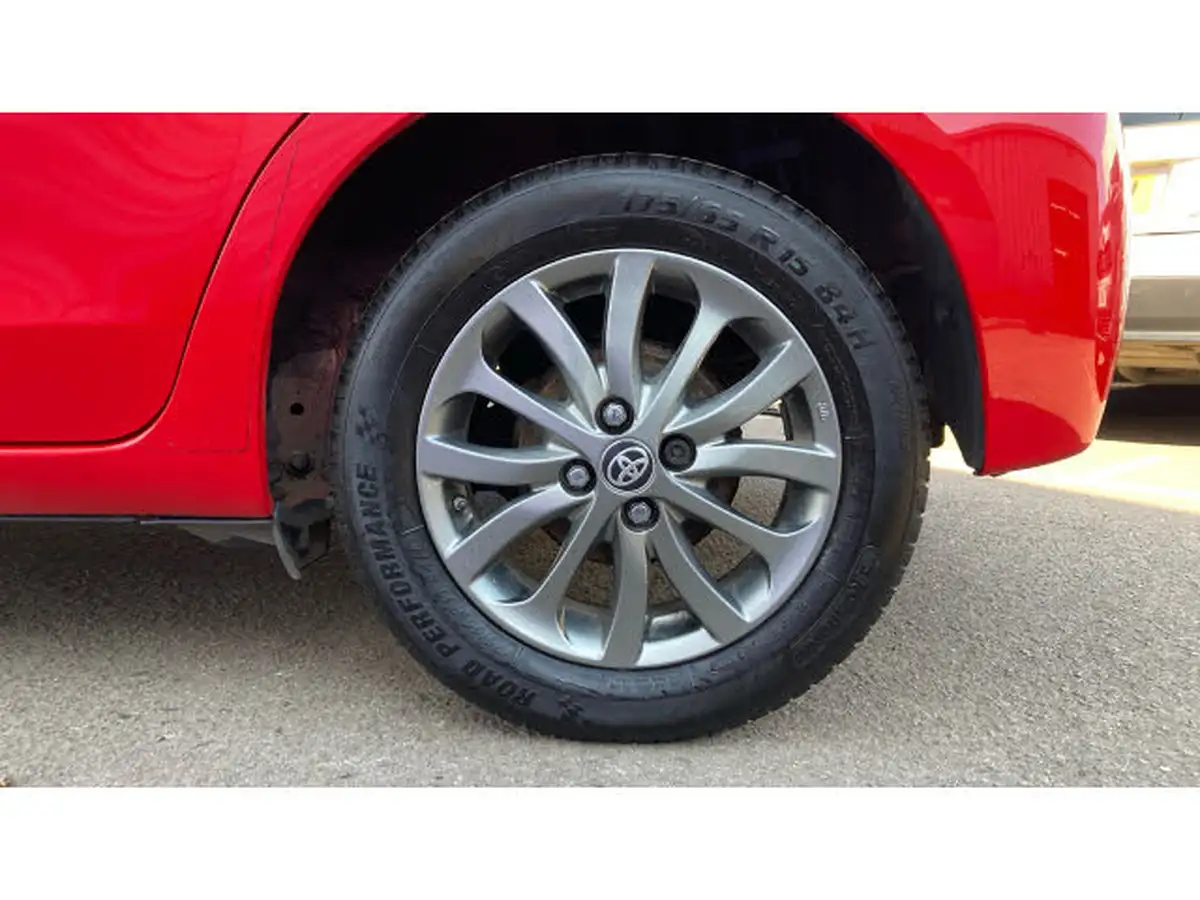 2016-toyota-yaris-133-icon-vvt-i-tss-5d-big-17