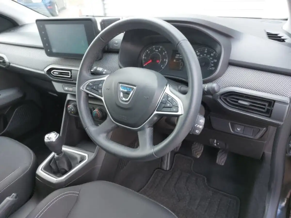 2023-dacia-sandero-10-tce-comfort-90bhp-big-9