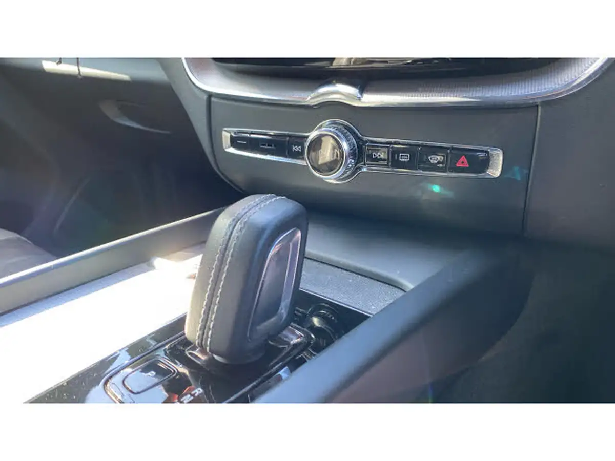 2021-volvo-xc60-20td-b4-r-design-awd-big-13