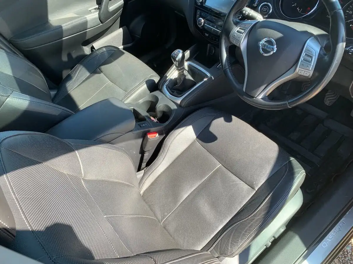 2014-nissan-qashqai-16dci-tekna-4x4-big-23