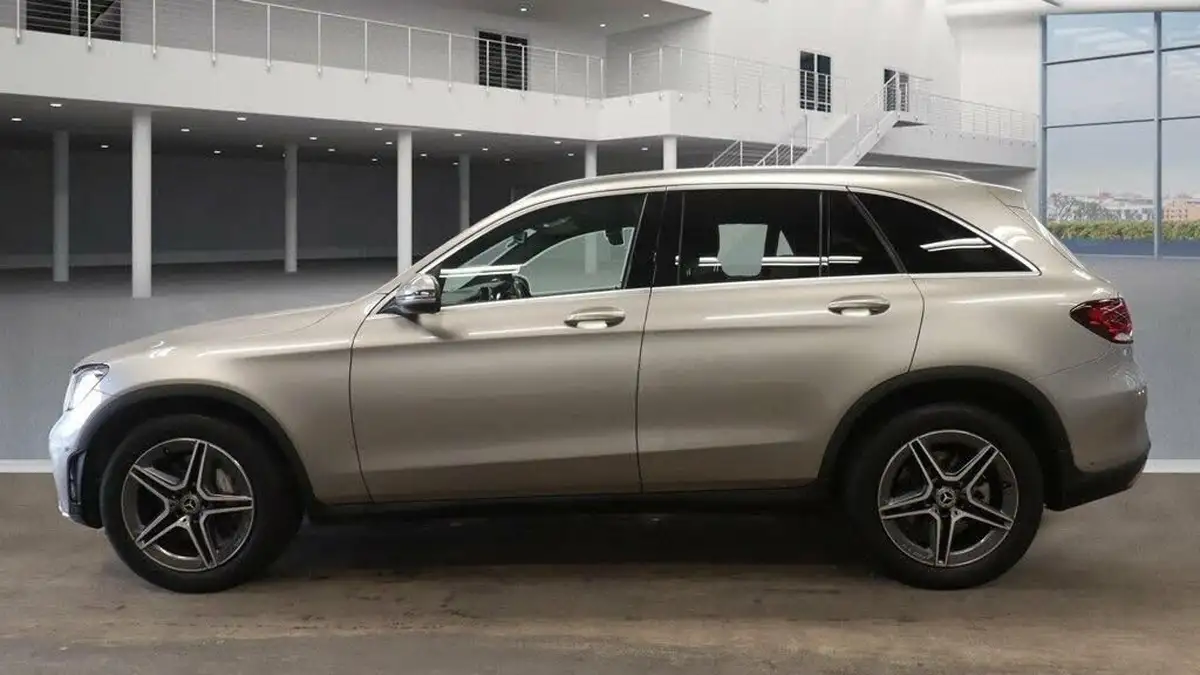 2020-mercedes-benz-glc-class-20d-glc220d-amg-line-station-wagon-5d-4matic-plus-big-5