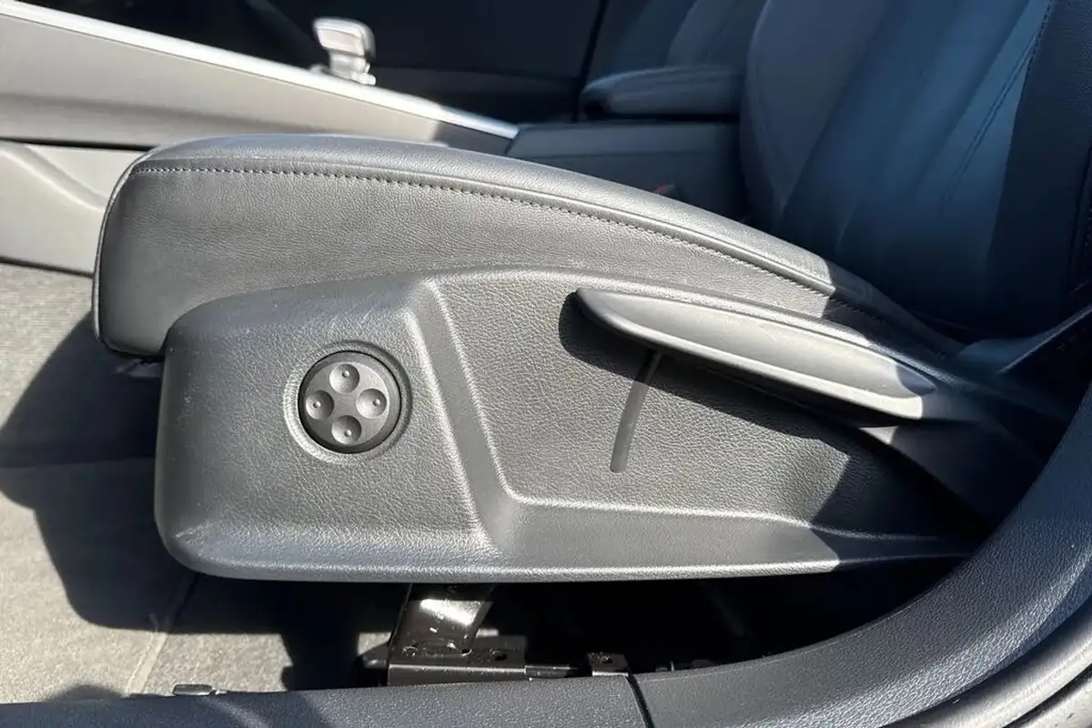 2021-audi-a4-20-30-tdi-technik-big-36
