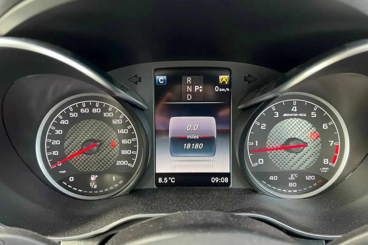 2017-mercedes-benz-c-class-40-c63-amg-premiumss-coupe-2d-speedshift-mct-big-23
