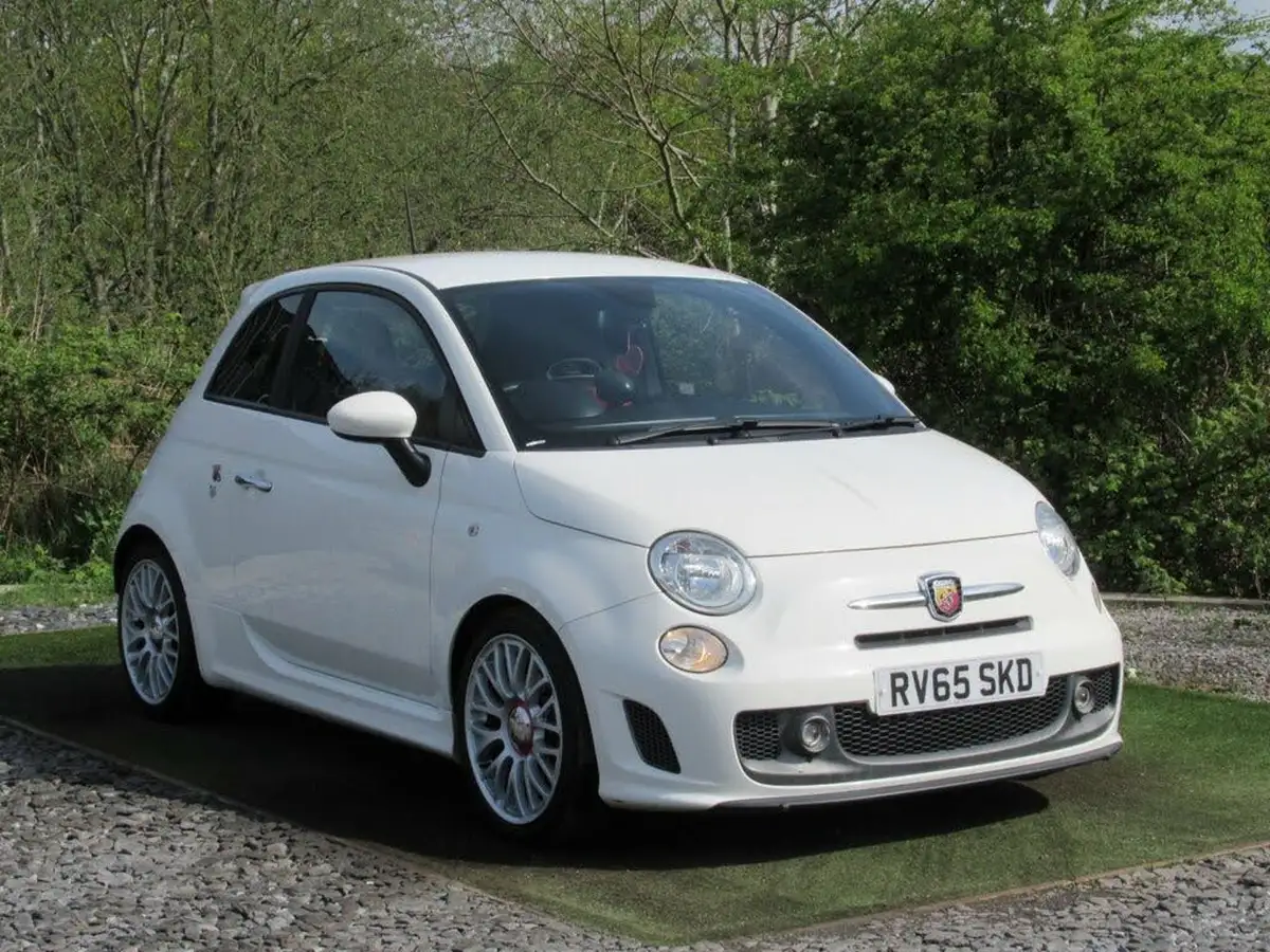 2015-abarth-500-14-tjet-595-turismo-160bhp-big-14