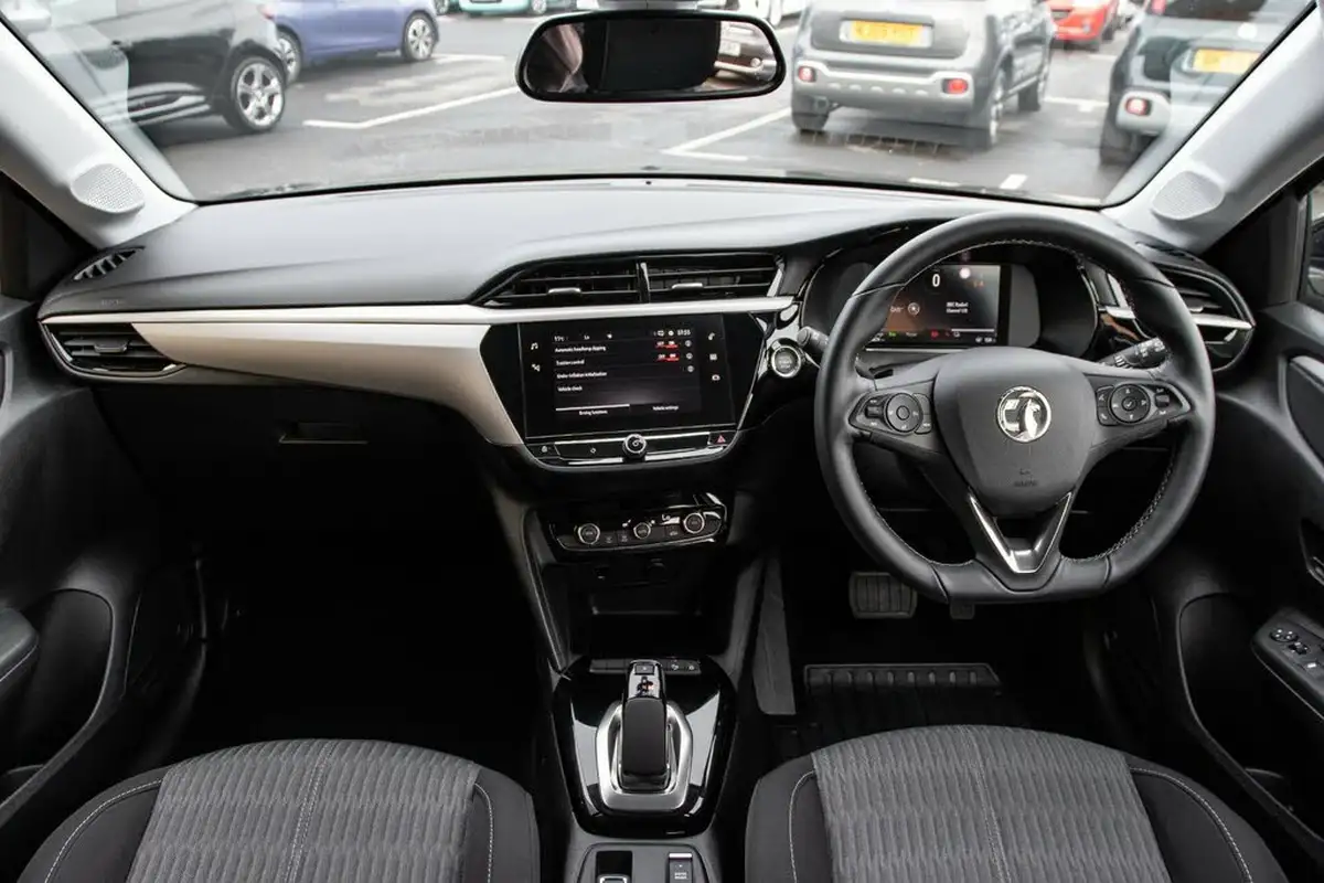 2020-vauxhall-corsa-e-se-nav-11kw-big-3